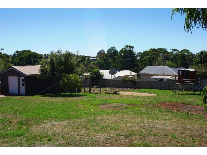 47 Deviation Road, Penguin TAS 7316