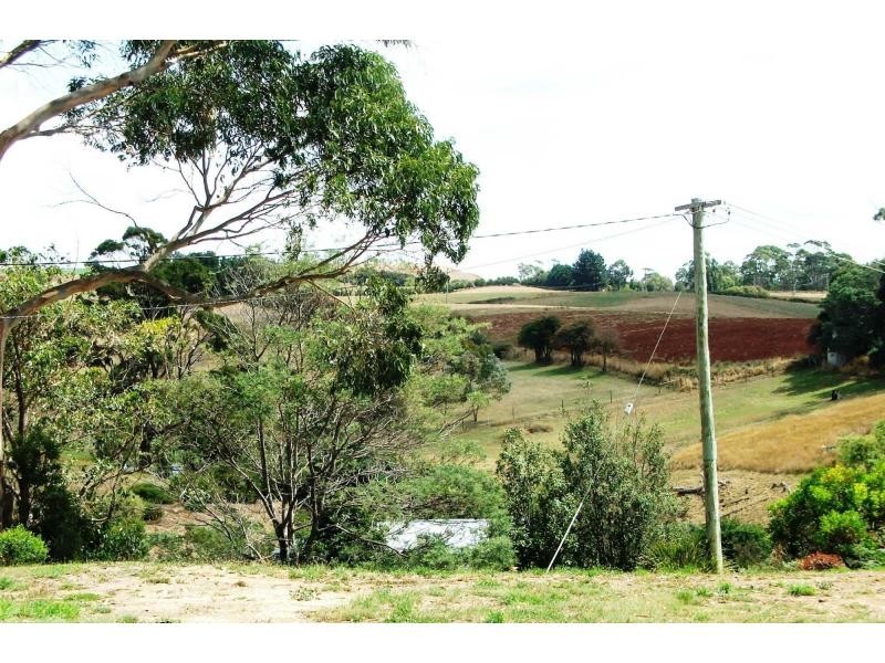 47 Deviation Road, Penguin TAS 7316