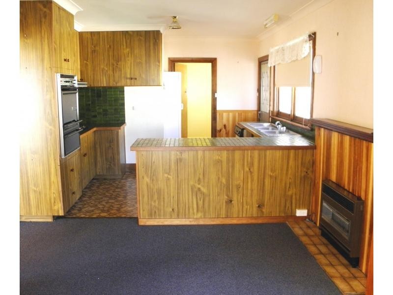 46 King Edward Street, Penguin TAS 7316