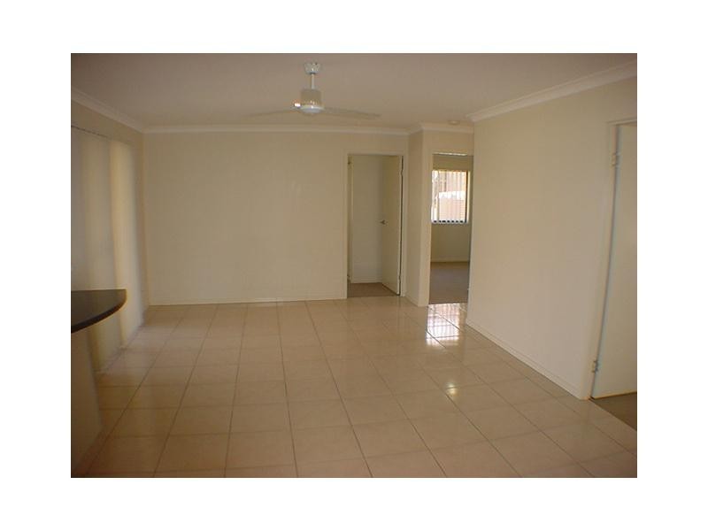 37 Robertson Drive, Burnside QLD 4560
