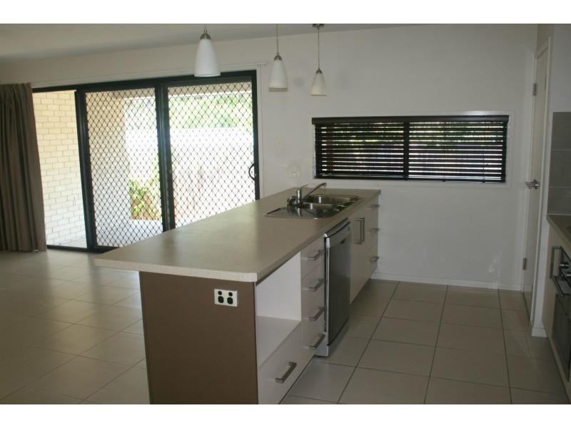 5 McClintock Place, Woombye QLD 4559