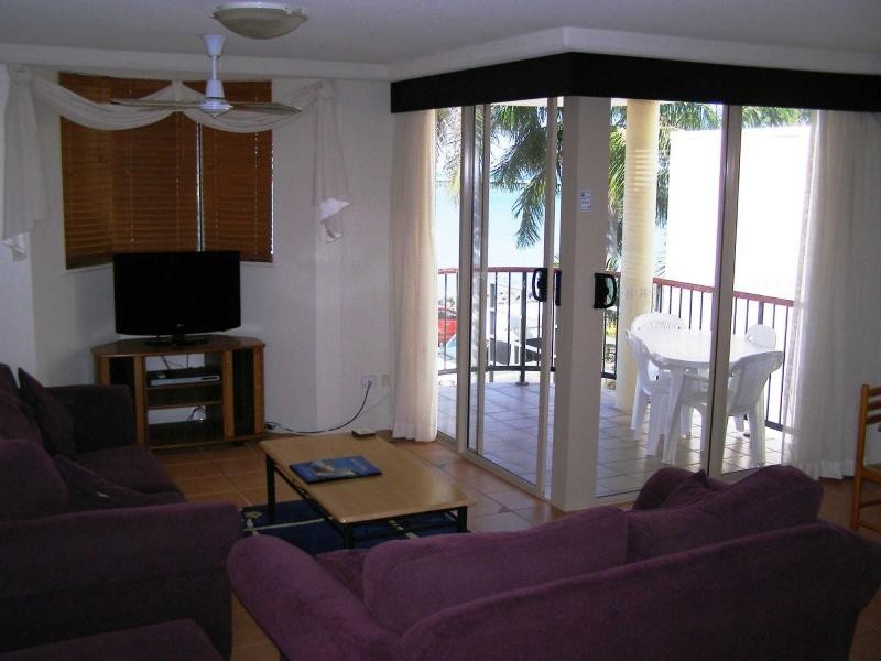 3/566 Esplanade, Urangan QLD 4655
