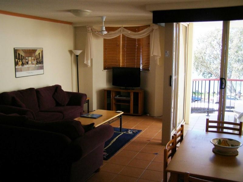 3/566 Esplanade, Urangan QLD 4655