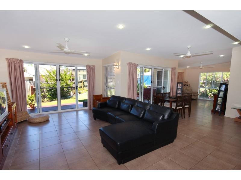 14 Bright Court, Burnside QLD 4560