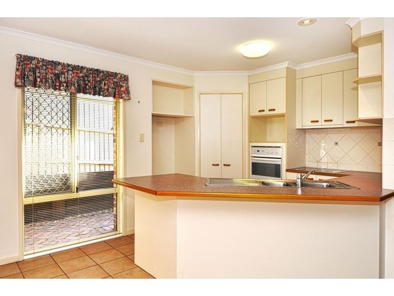 6 Kings Place, Burnside QLD 4560