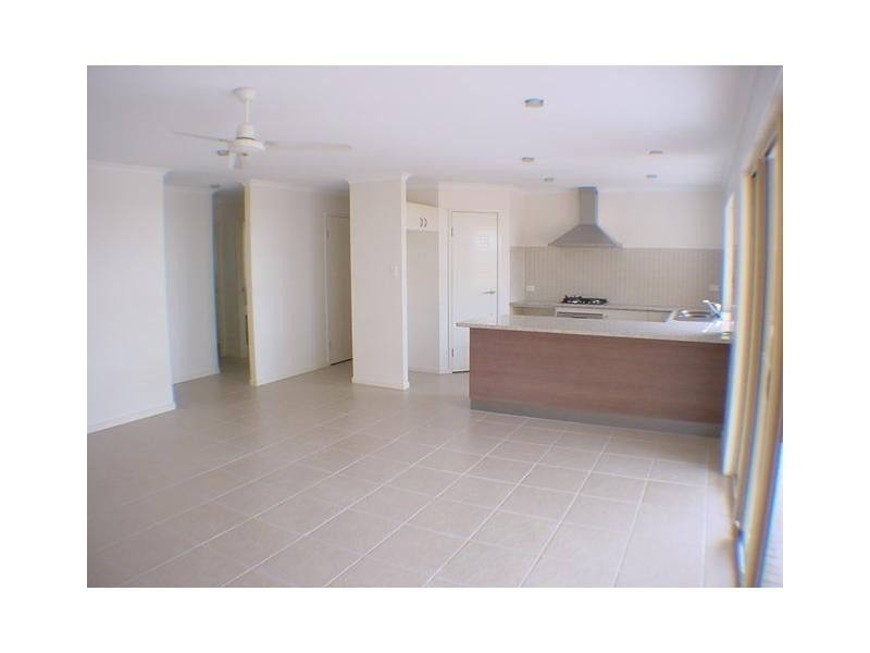 8 Davey Drive, Woombye QLD 4559