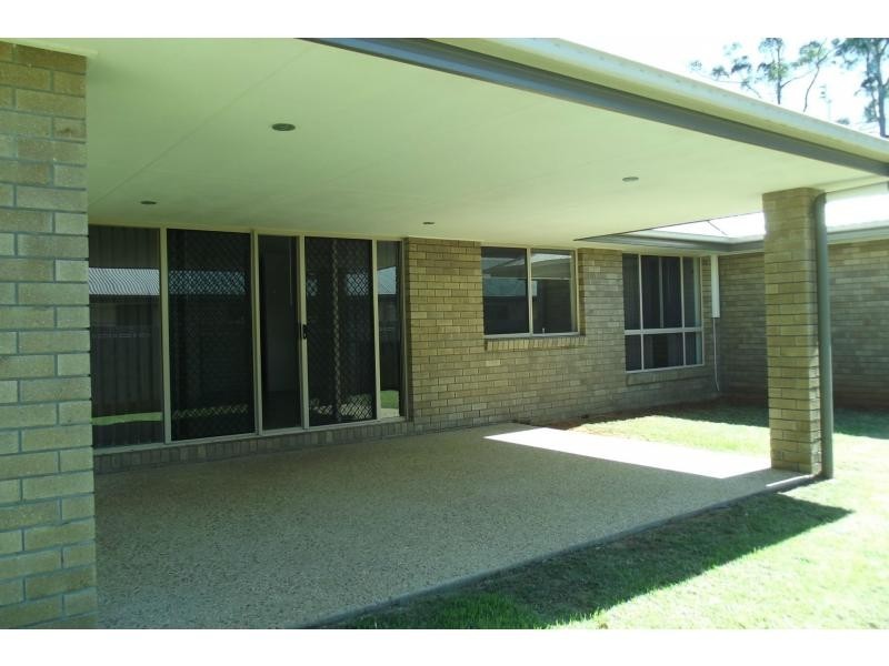 8 Davey Drive, Woombye QLD 4559