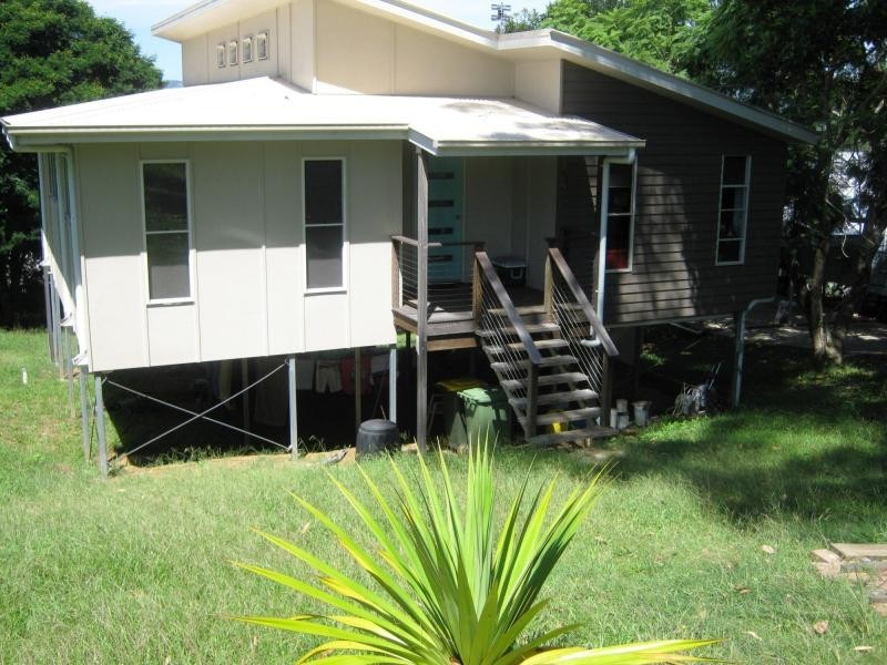 4 Cobbs Road, Woombye QLD 4559