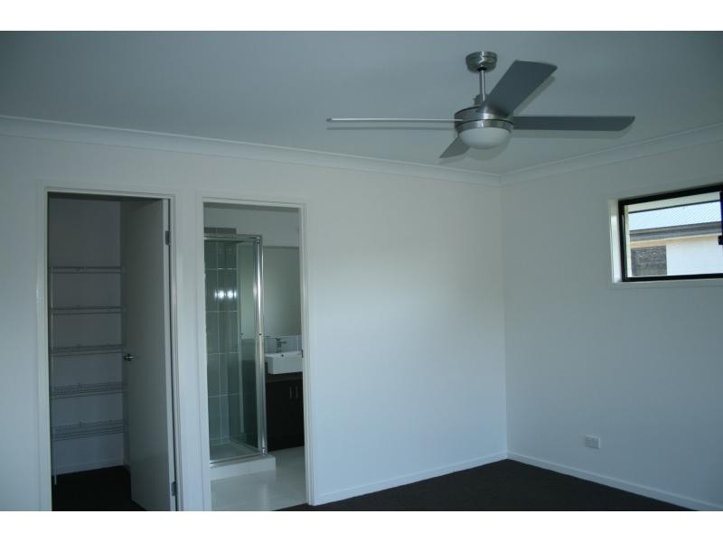 43 ROBERTSON Drive, Burnside QLD 4560