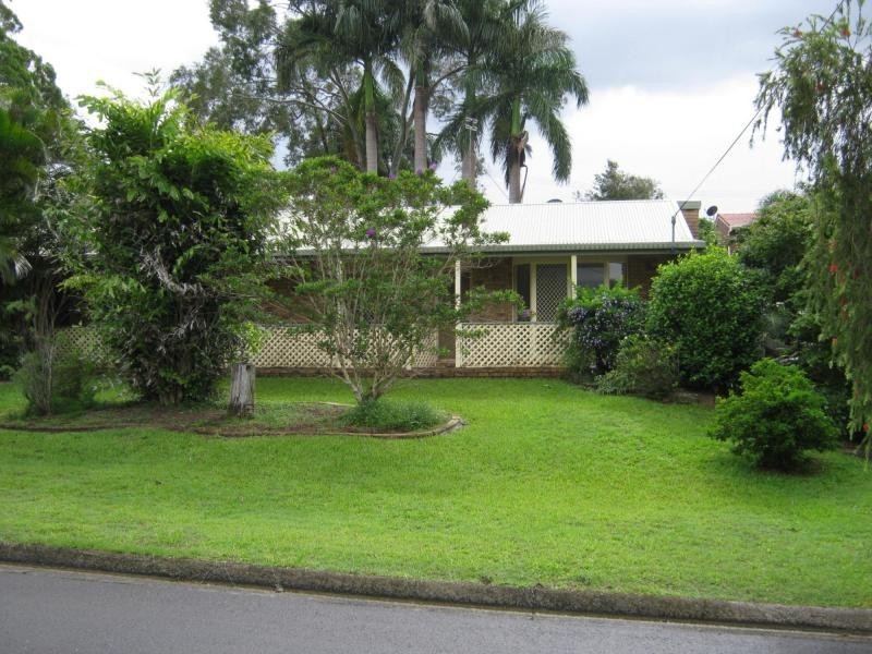26 LACHLAN Avenue, Nambour QLD 4560