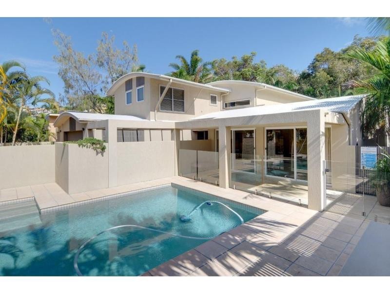 15 Admiralty Drive, Alexandra Headland QLD 4572