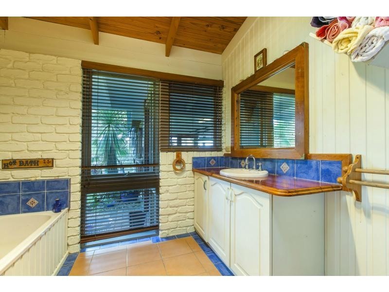 106 THRUSHS Road, Dulong QLD 4560