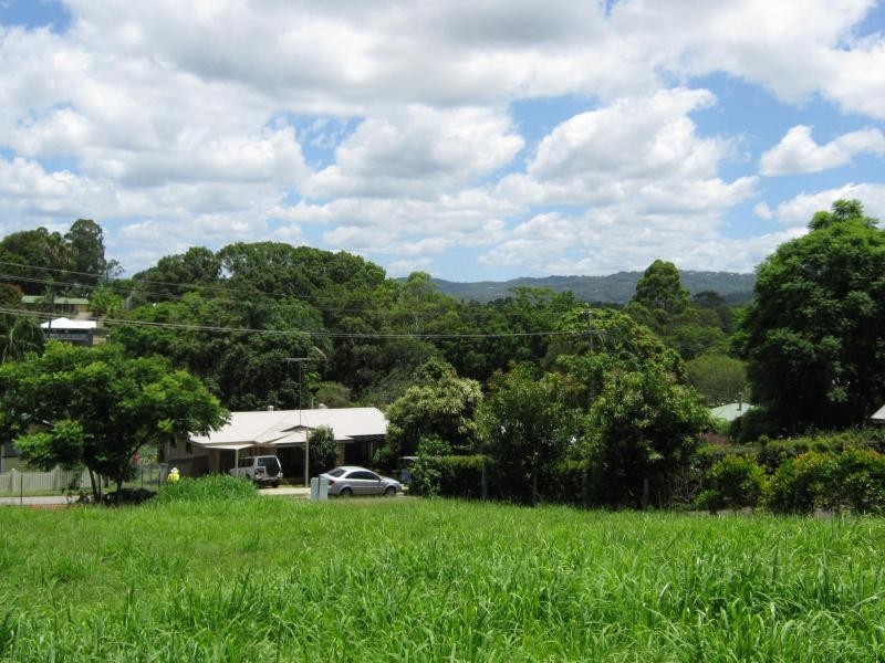 11 Dinmore Street, Woombye QLD 4559