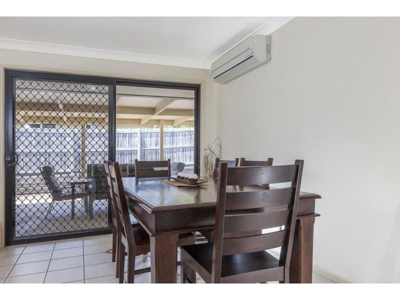 17 ROBERTSON Drive, Burnside QLD 4560