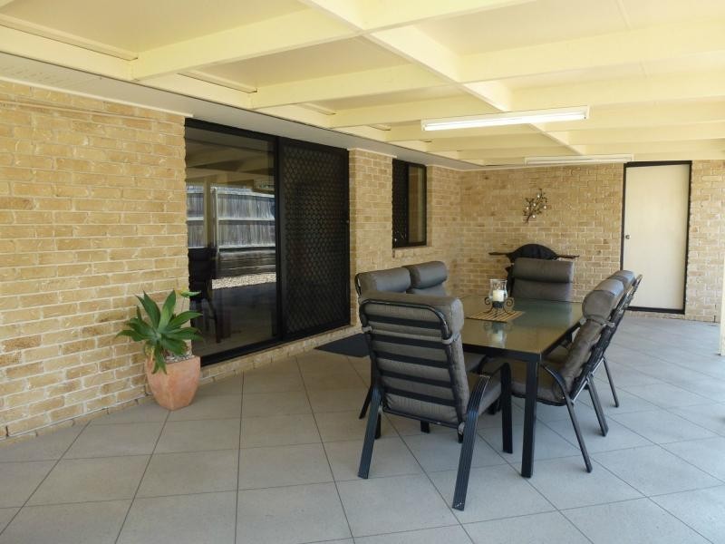 17 ROBERTSON Drive, Burnside QLD 4560