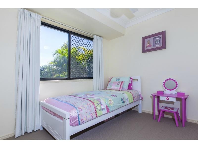 17 ROBERTSON Drive, Burnside QLD 4560