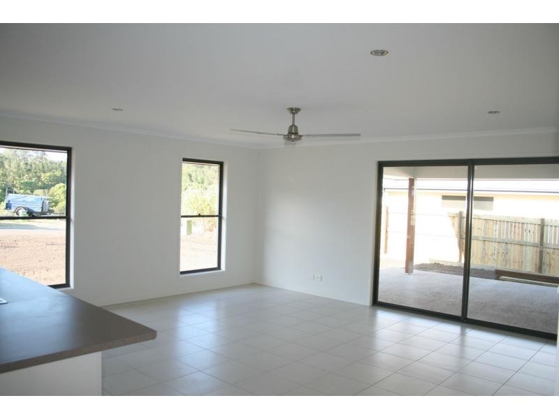 4 Grimes Terrace, Burnside QLD 4560