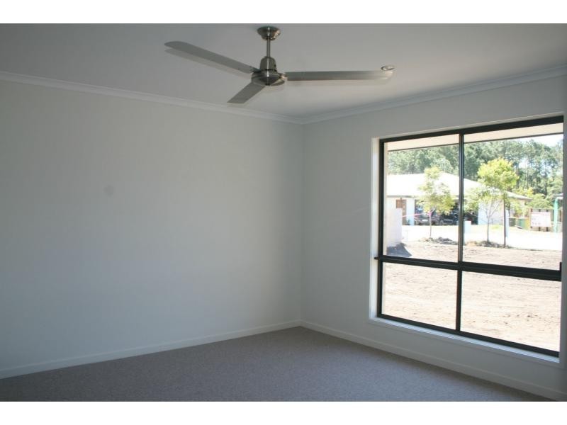 4 Grimes Terrace, Burnside QLD 4560