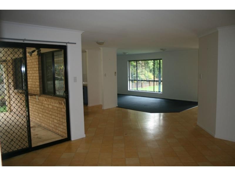 11 Turnberry Court, Nambour QLD 4560
