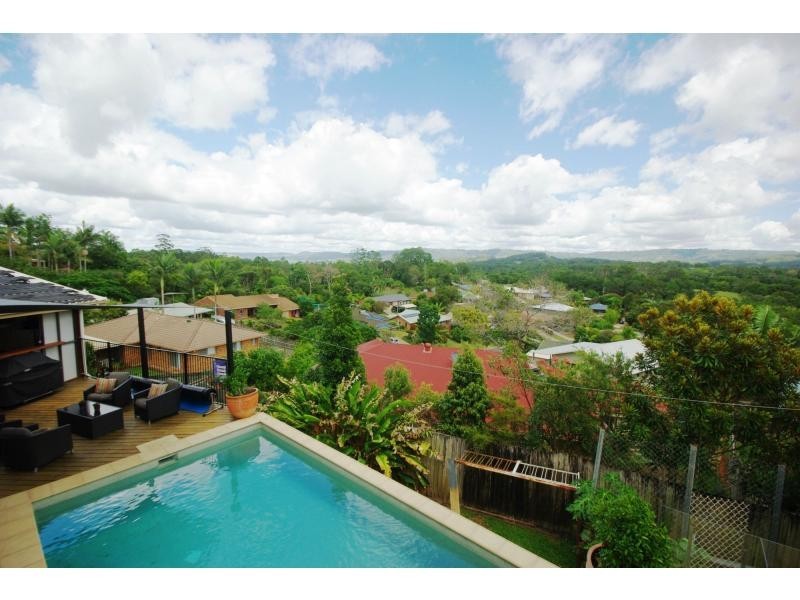 5 Sales Court, Woombye QLD 4559