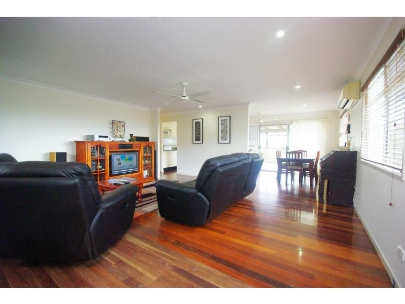 5 Sales Court, Woombye QLD 4559