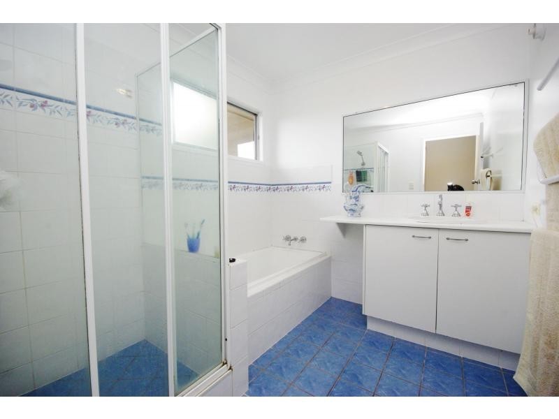 5 Sales Court, Woombye QLD 4559