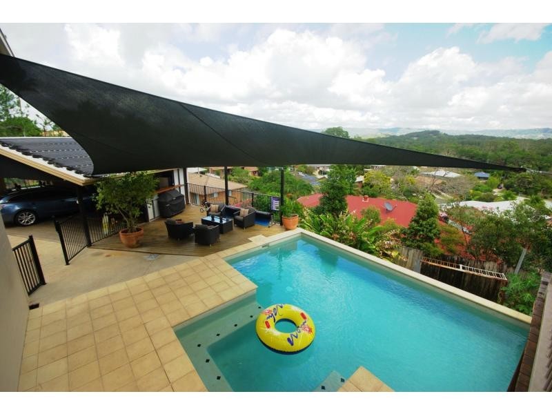 5 Sales Court, Woombye QLD 4559