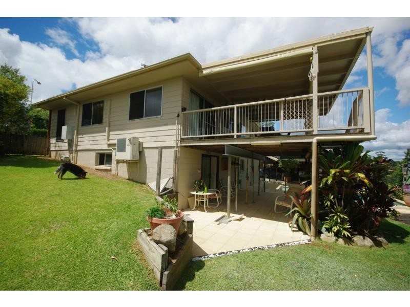 5 Sales Court, Woombye QLD 4559