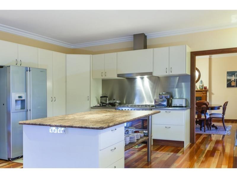 1 PARSONS KNOB Road South, Hunchy QLD 4555