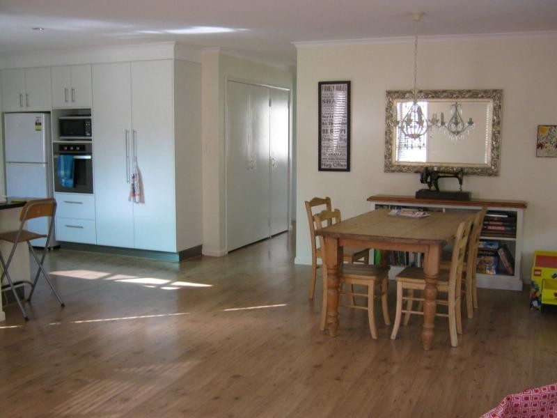 18 Flinders Avenue, Nambour QLD 4560