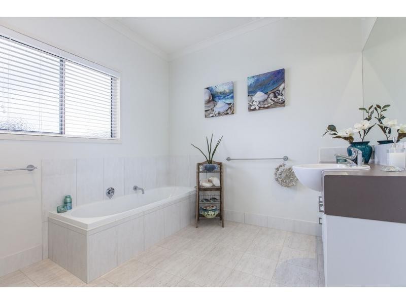 9 Longview Place, Woombye QLD 4559