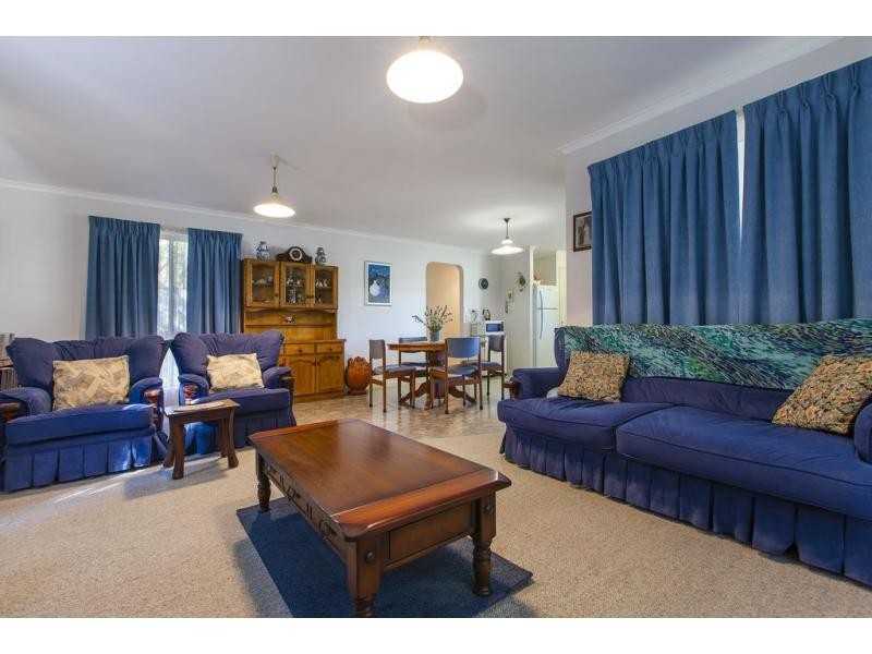 6 KUSKOPF Place, Woombye QLD 4559