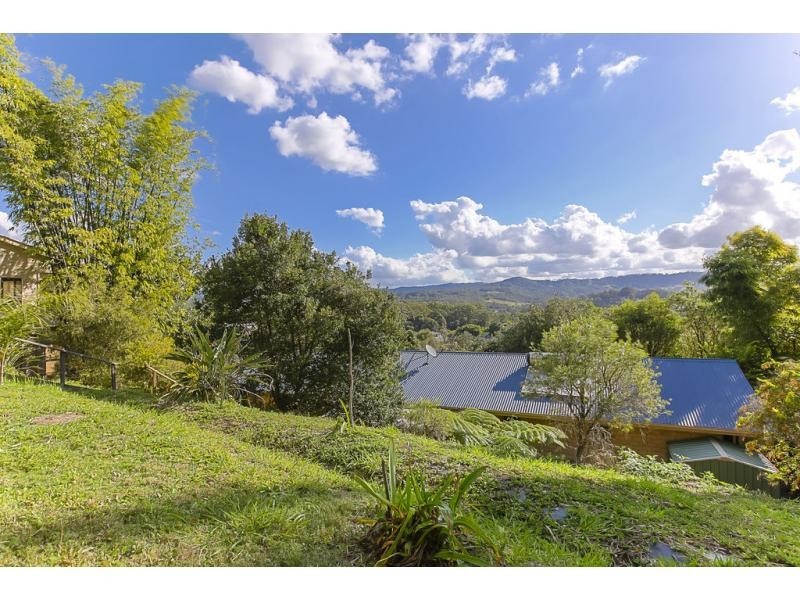 16 Muirfield Crescent, Nambour QLD 4560
