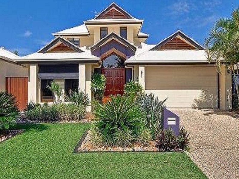 4 Staysail Place, Twin Waters QLD 4564