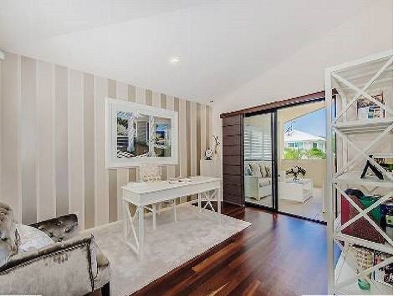 4 Staysail Place, Twin Waters QLD 4564