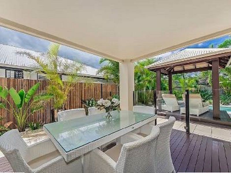 4 Staysail Place, Twin Waters QLD 4564