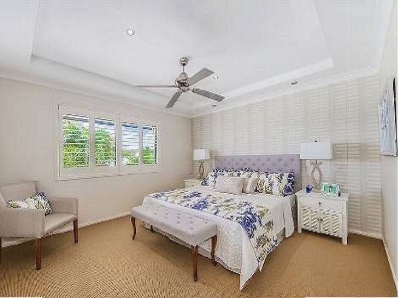 4 Staysail Place, Twin Waters QLD 4564