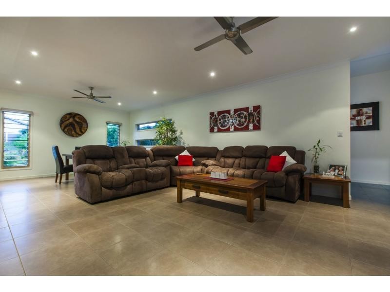 2 HAMLIN Close, Woombye QLD 4559