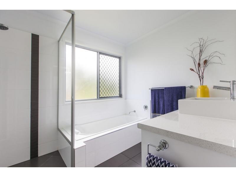 7 LINSAY Circuit, Nambour QLD 4560