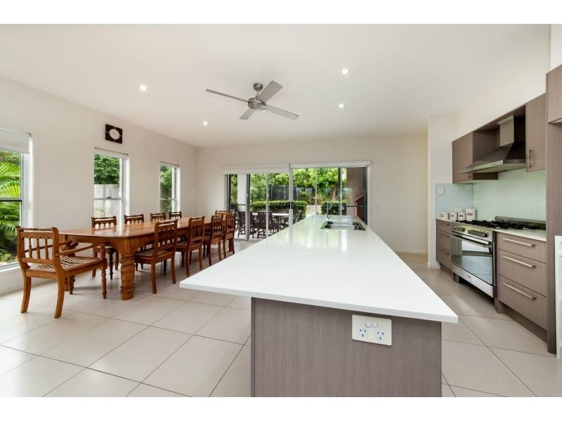 14 LEWIS Place, Woombye QLD 4559