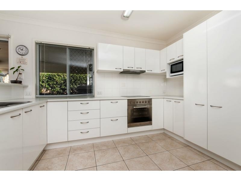 41 ROBERTSON Drive, Burnside QLD 4560