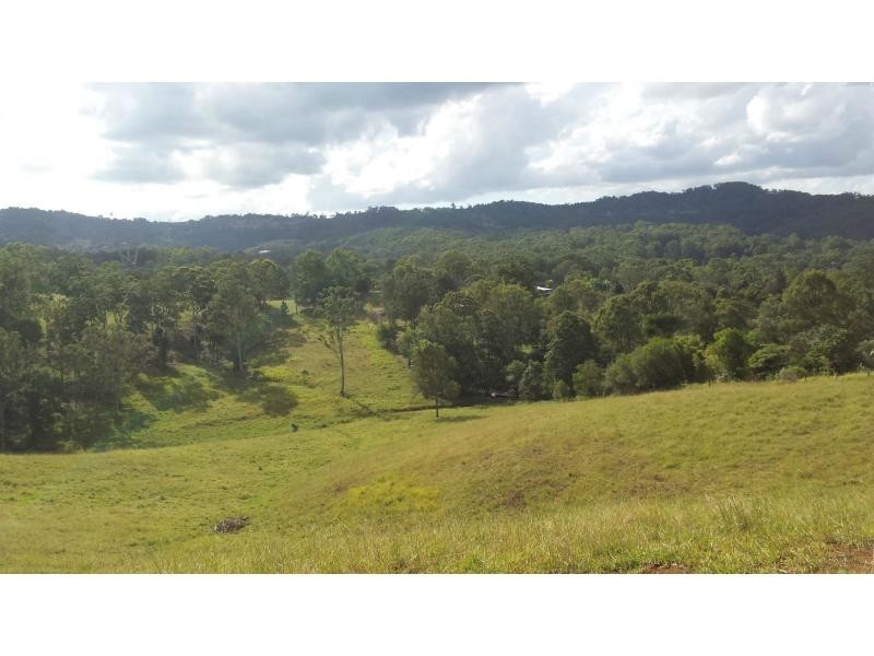 522 HUNCHY Road, Hunchy QLD 4555