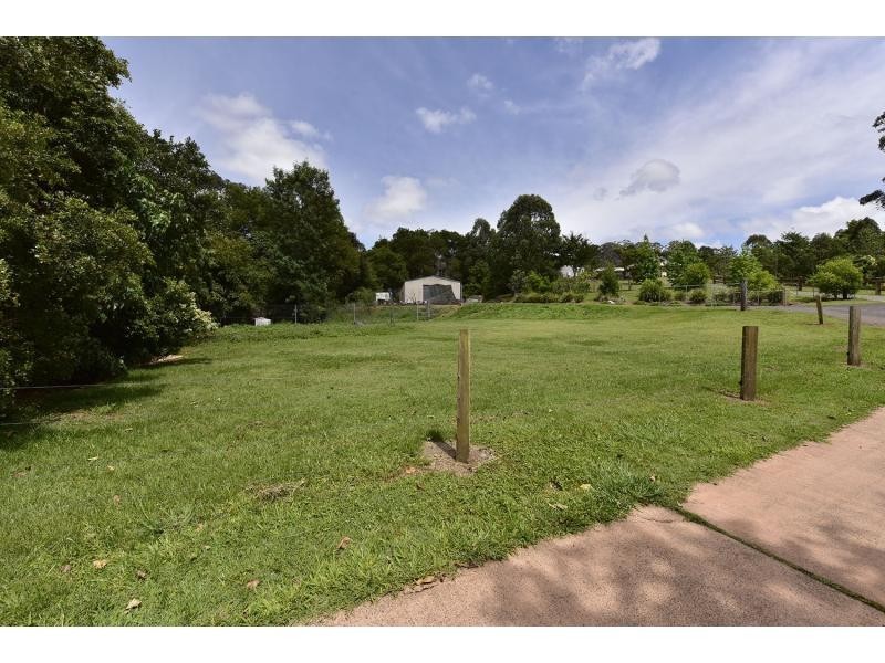 20 WHITE CEDAR Place, West Woombye QLD 4559