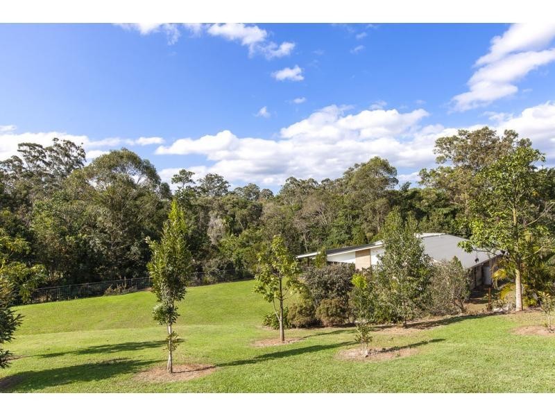 20 WHITE CEDAR Place, West Woombye QLD 4559