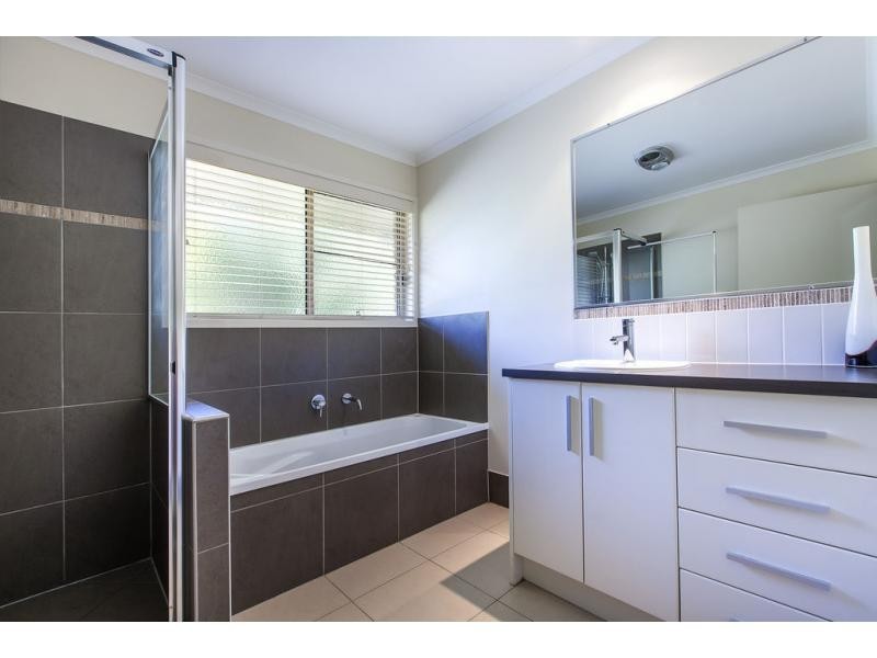 20 WHITE CEDAR Place, West Woombye QLD 4559