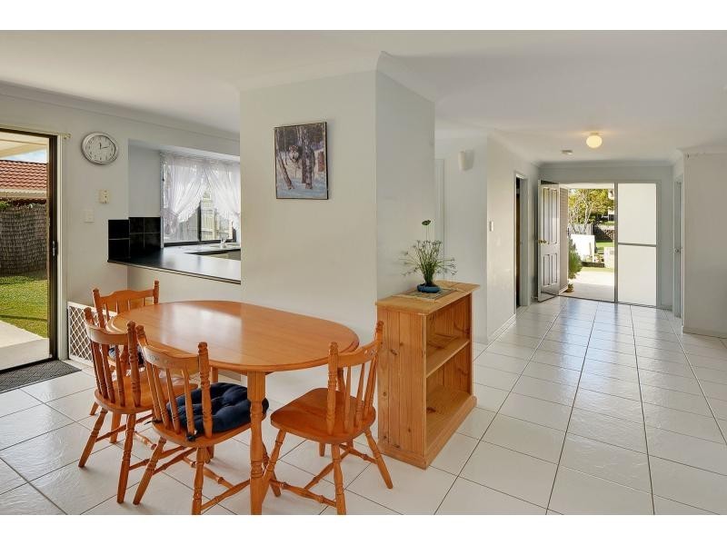 11 McKinnon Drive, Burnside QLD 4560