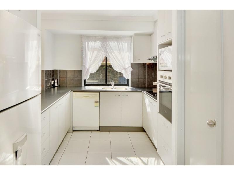 11 McKinnon Drive, Burnside QLD 4560