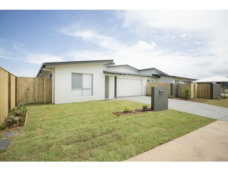 2/10 COOPER Street, Bli Bli QLD 4560