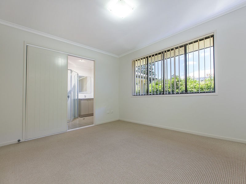 10 DAVEY DRIVE, Woombye QLD 4559