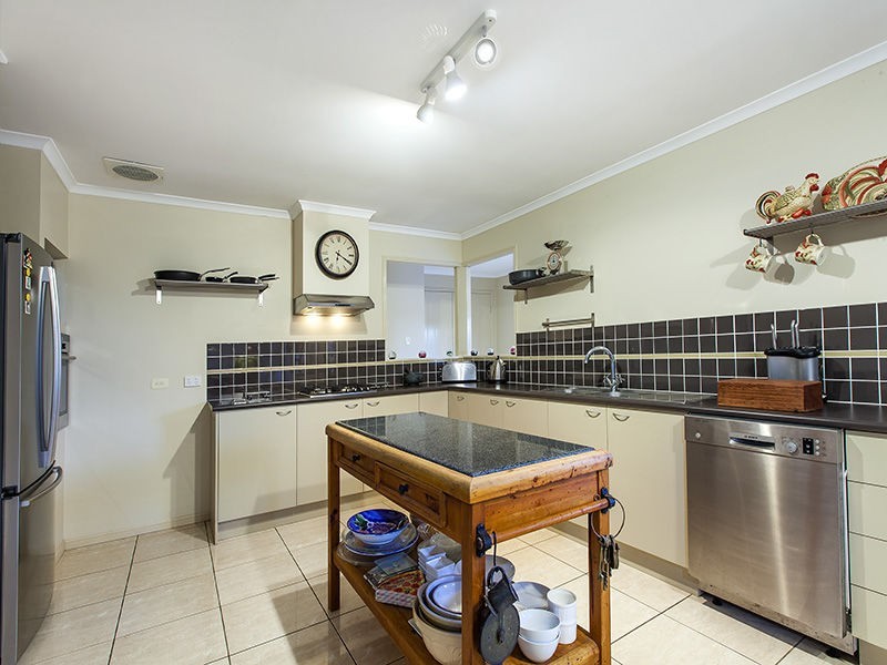 190 Winston Road South, Chevallum QLD 4555